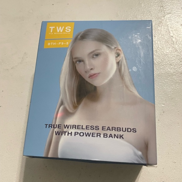 True Wireless Earbuds with Power Bank - White - Picture 1 of 6